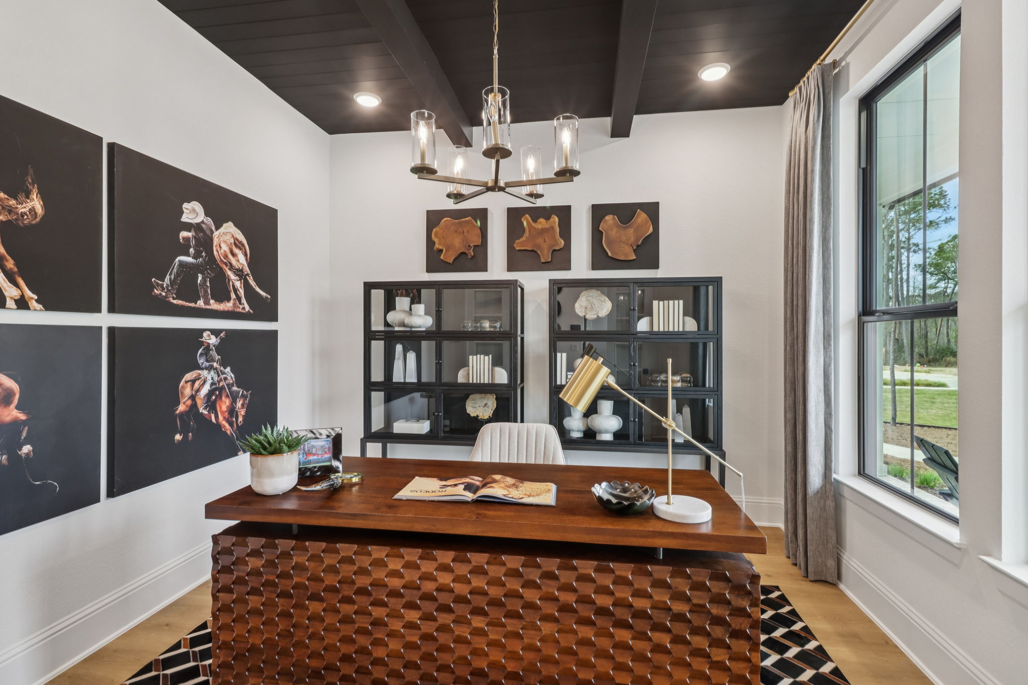 8137 Yall Street-S2101-021