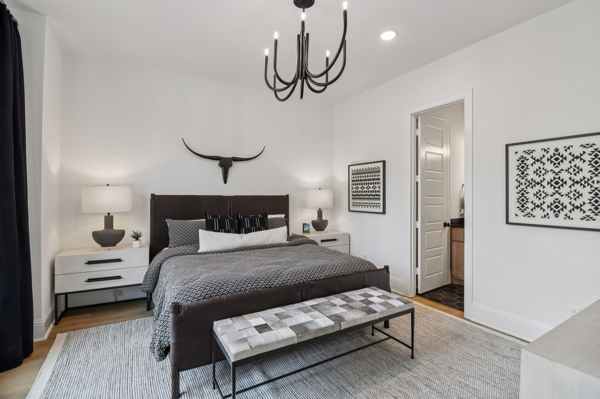 8137 Yall Street-S2101-024