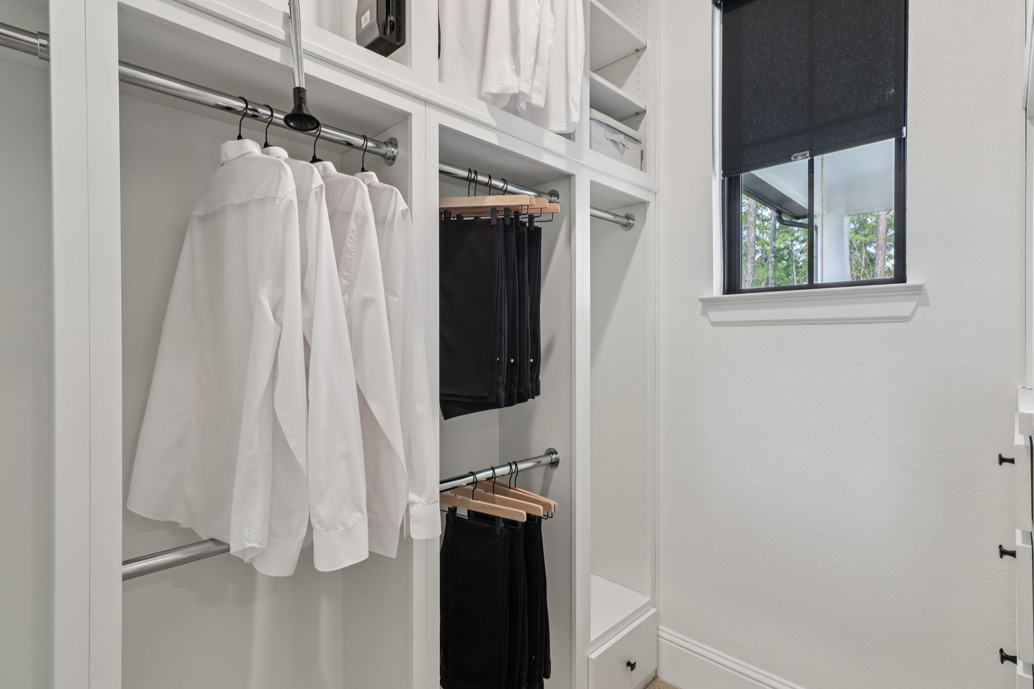 8137 Yall Street-S2101-032