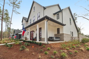 8137 Yall Street-S2101-003