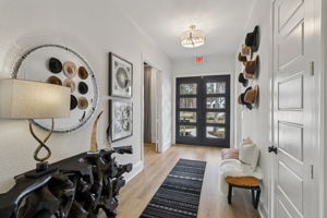 8137 Yall Street-S2101-004