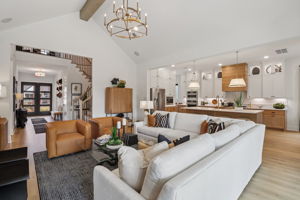 8137 Yall Street-S2101-009