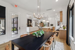 8137 Yall Street-S2101-013