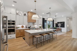 8137 Yall Street-S2101-018