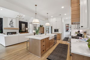 8137 Yall Street-S2101-020