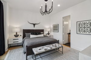 8137 Yall Street-S2101-024