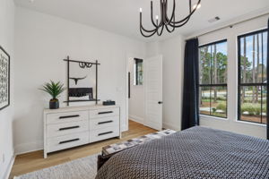 8137 Yall Street-S2101-025