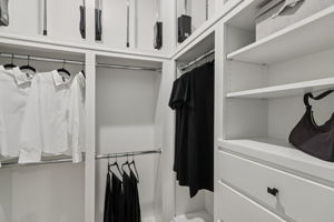 8137 Yall Street-S2101-031