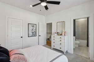 8137 Yall Street-S2101-040