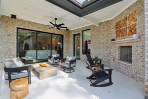 8137 Yall Street-S2101-043