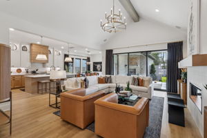 8137 Yall Street-S2101-006