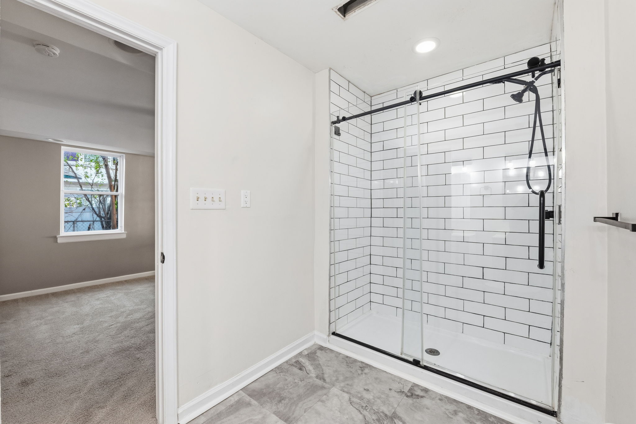 Primary Ensuite (Lower Level)