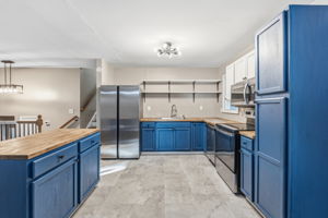 Kitchen (Main Level)