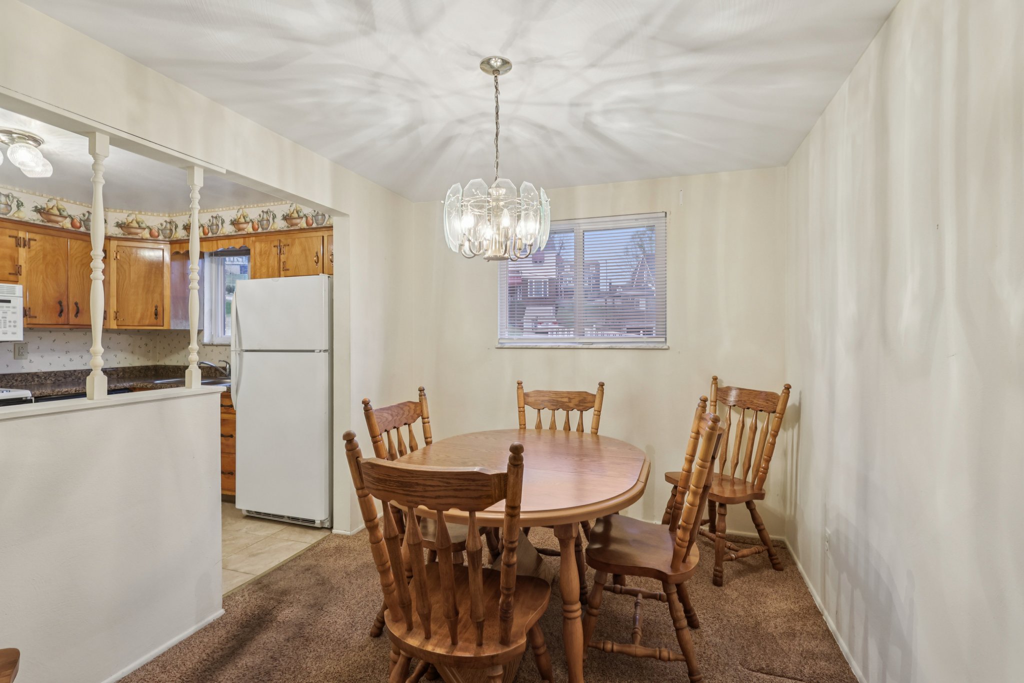 Laura Ave-S2211-009.jpg