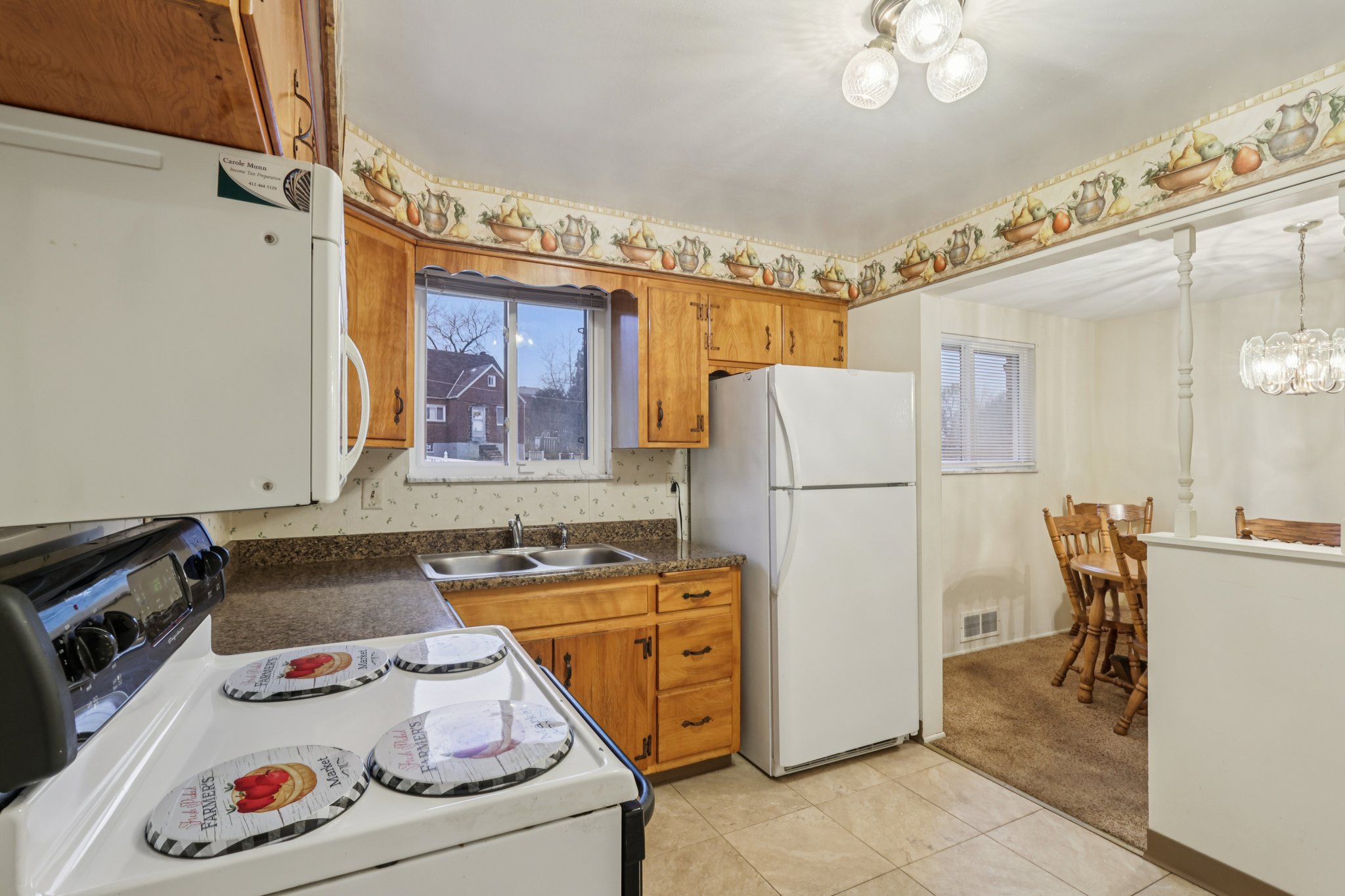 Laura Ave-S2211-014.jpg