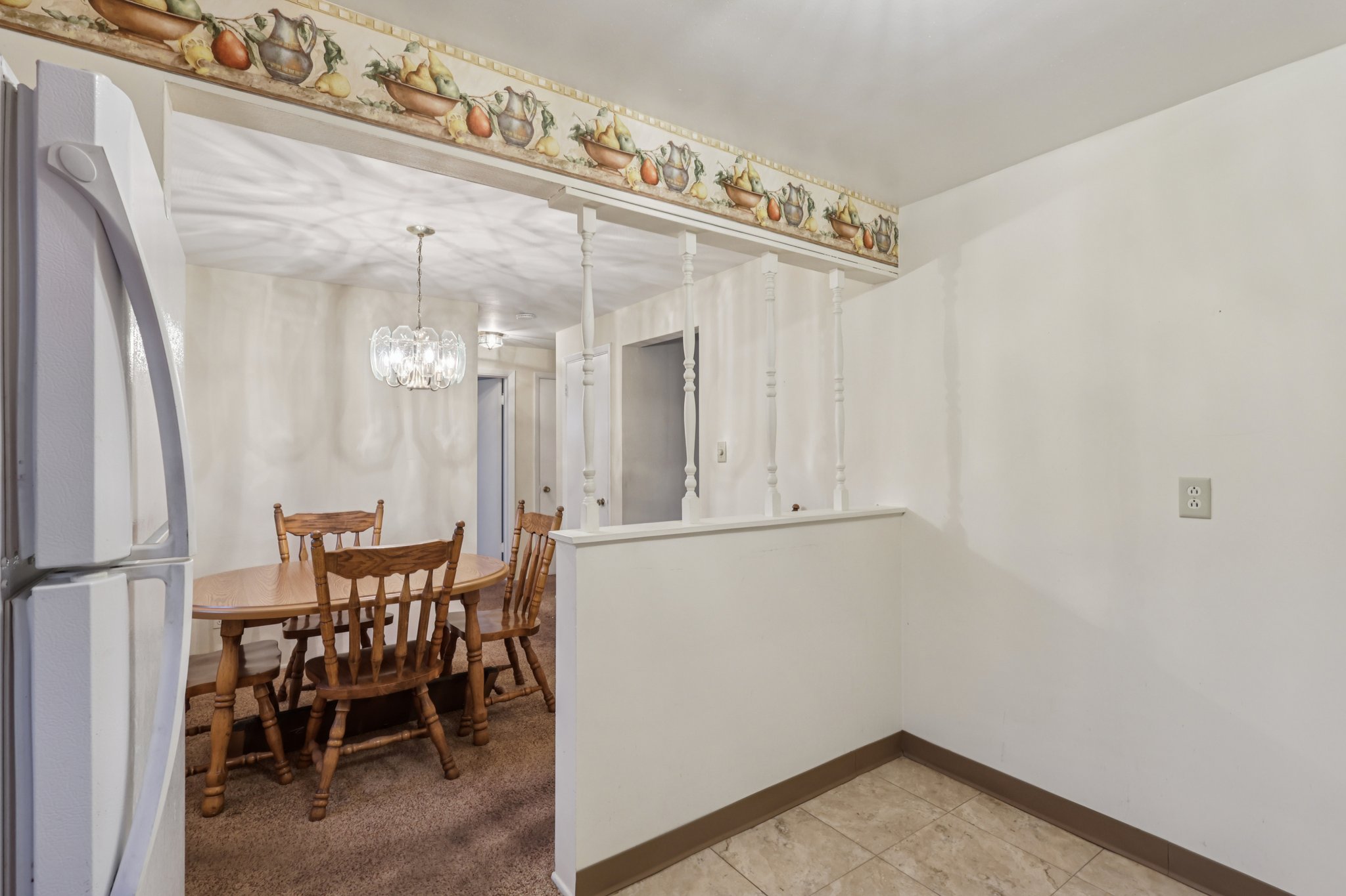 Laura Ave-S2211-015.jpg