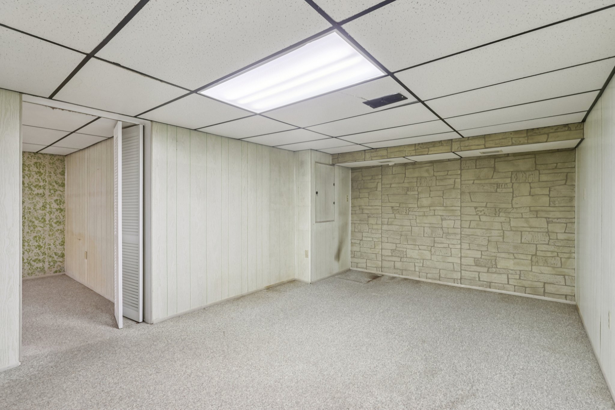 Laura Ave-S2211-028.jpg