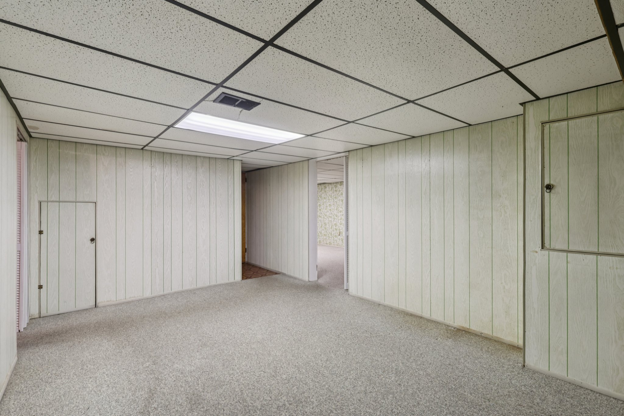 Laura Ave-S2211-029.jpg