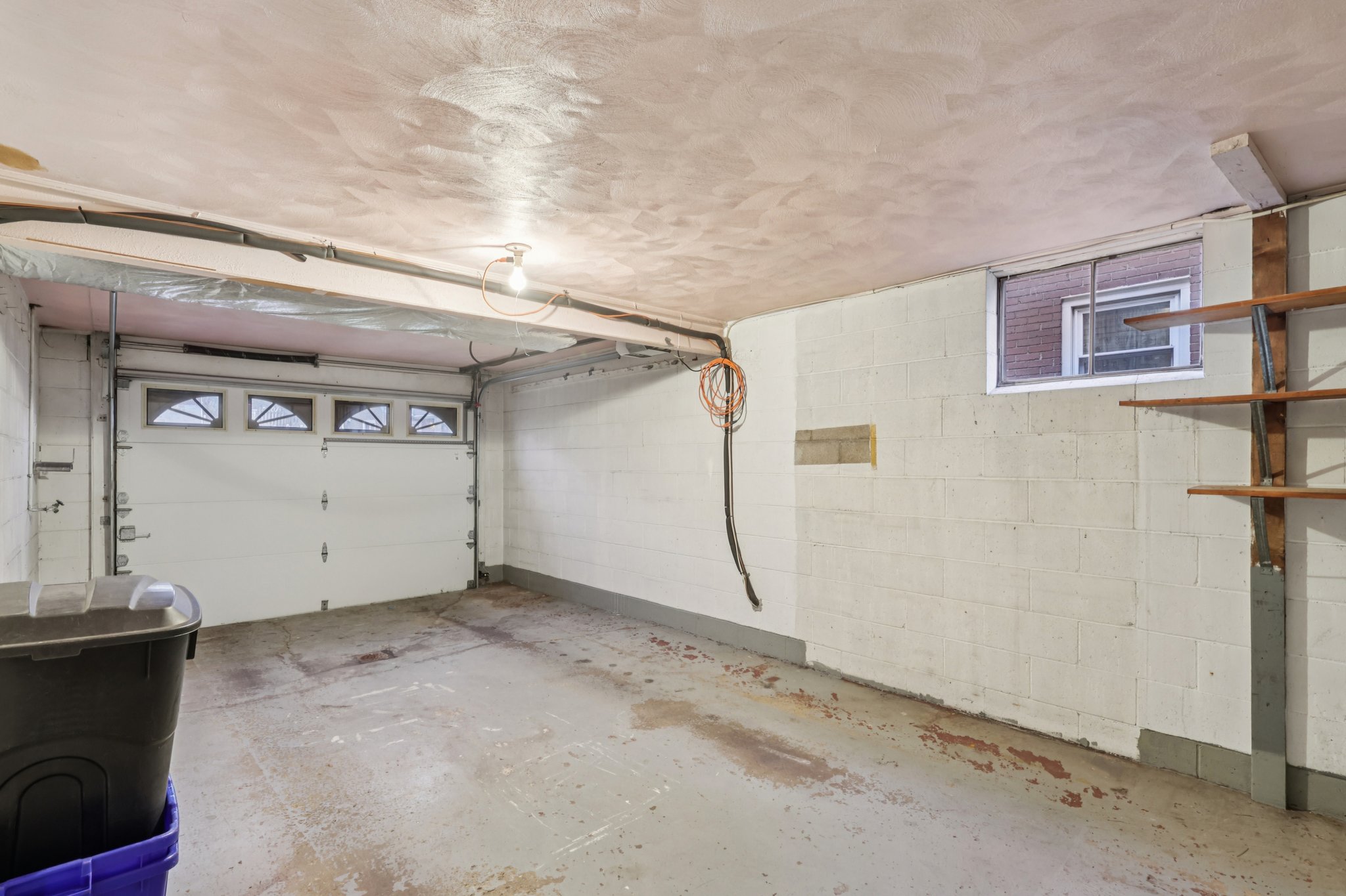 Laura Ave-S2211-035.jpg