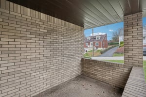 Laura Ave-S2211-004.jpg