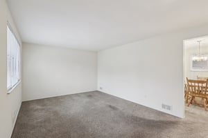 Laura Ave-S2211-006.jpg