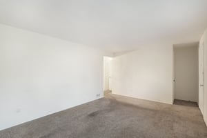 Laura Ave-S2211-007.jpg