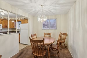 Laura Ave-S2211-009.jpg