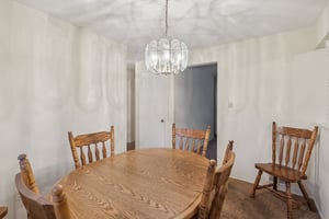 Laura Ave-S2211-010.jpg