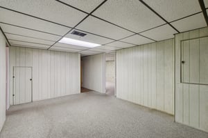 Laura Ave-S2211-029.jpg