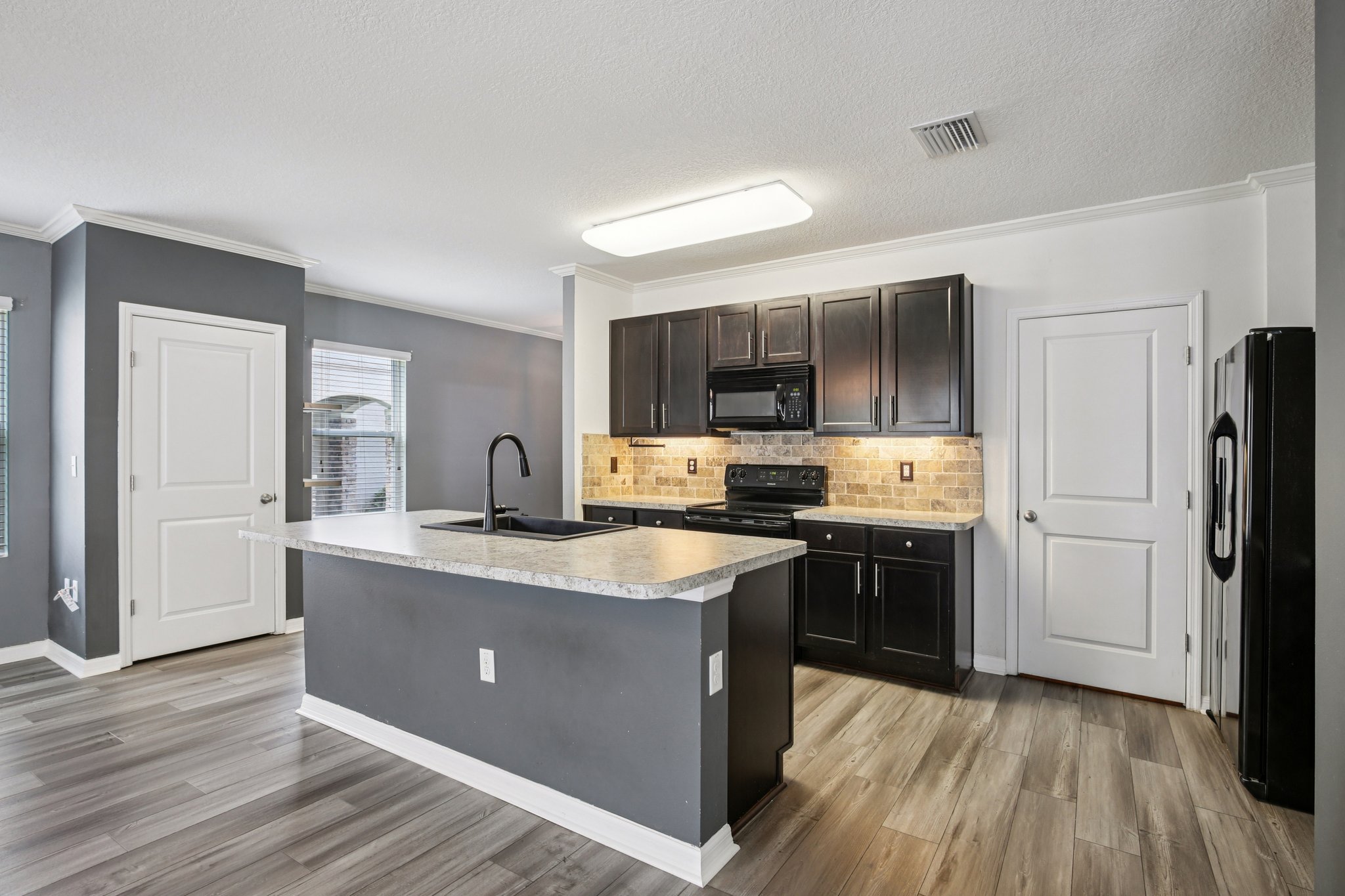 Wiltonway Dr-S1204-009.jpg