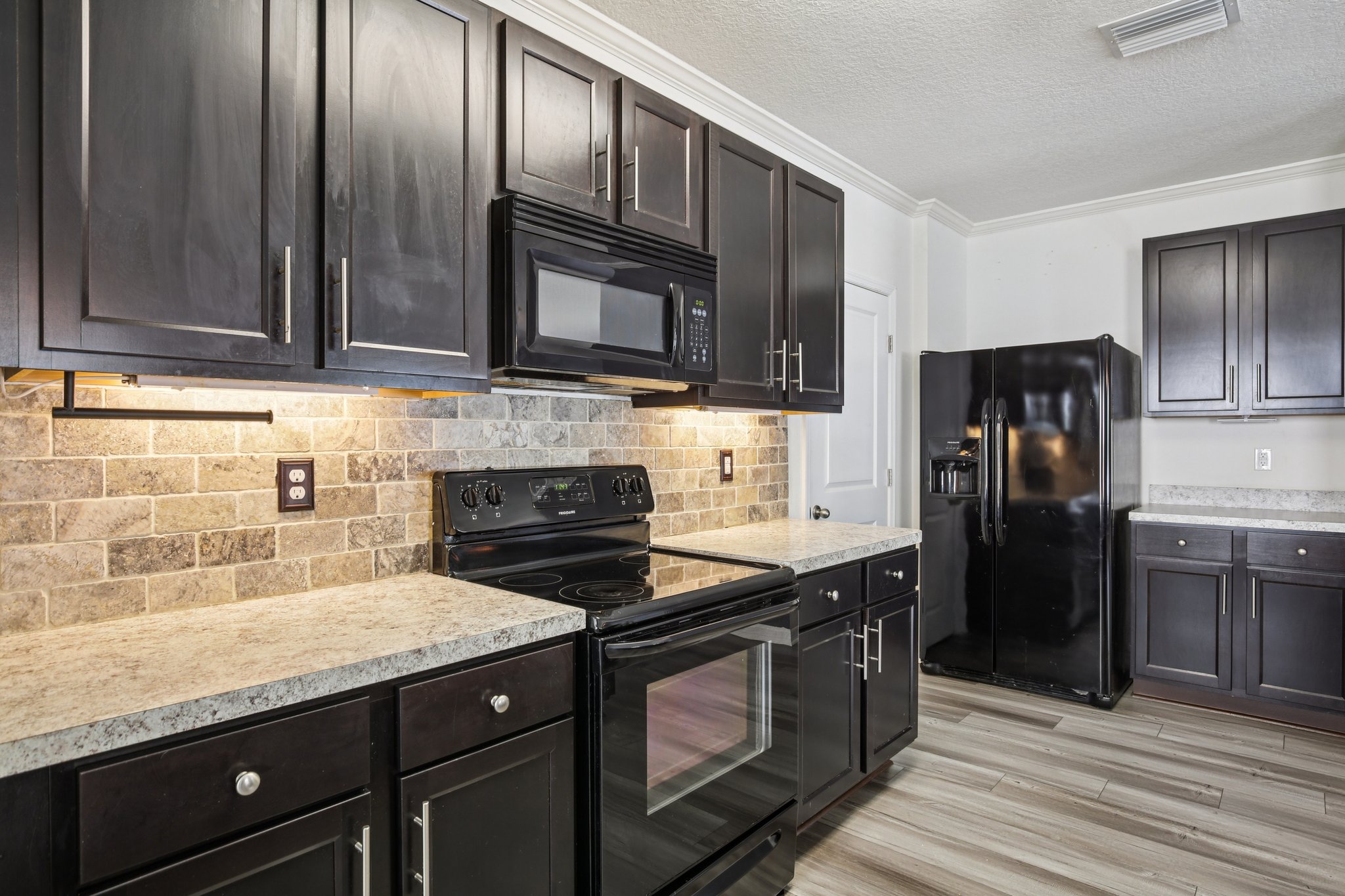 Wiltonway Dr-S1204-013.jpg