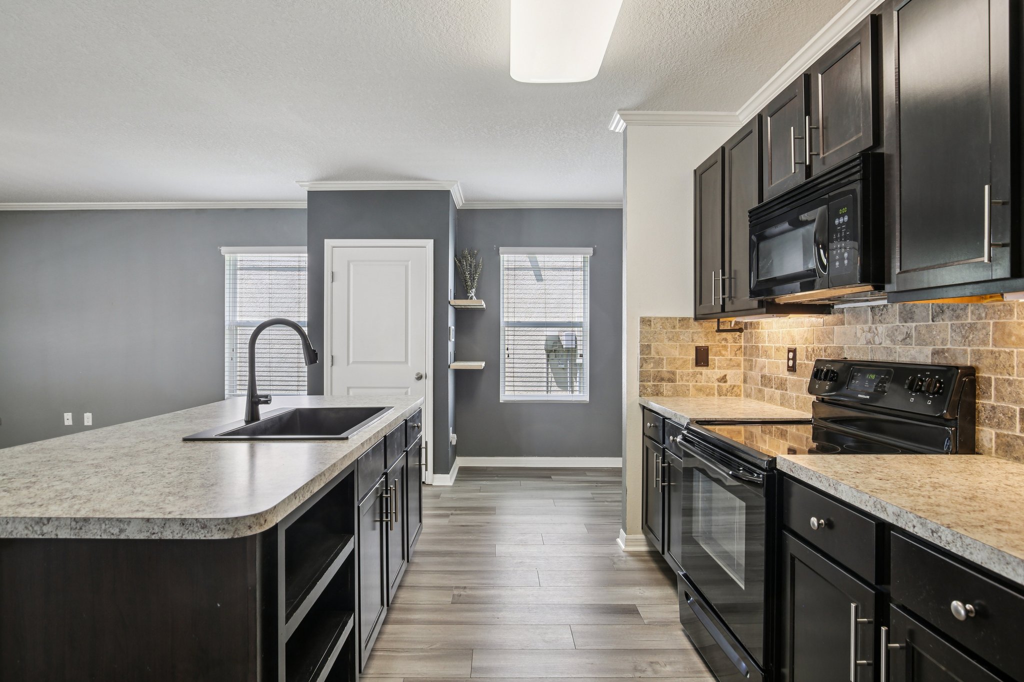 Wiltonway Dr-S1204-014.jpg