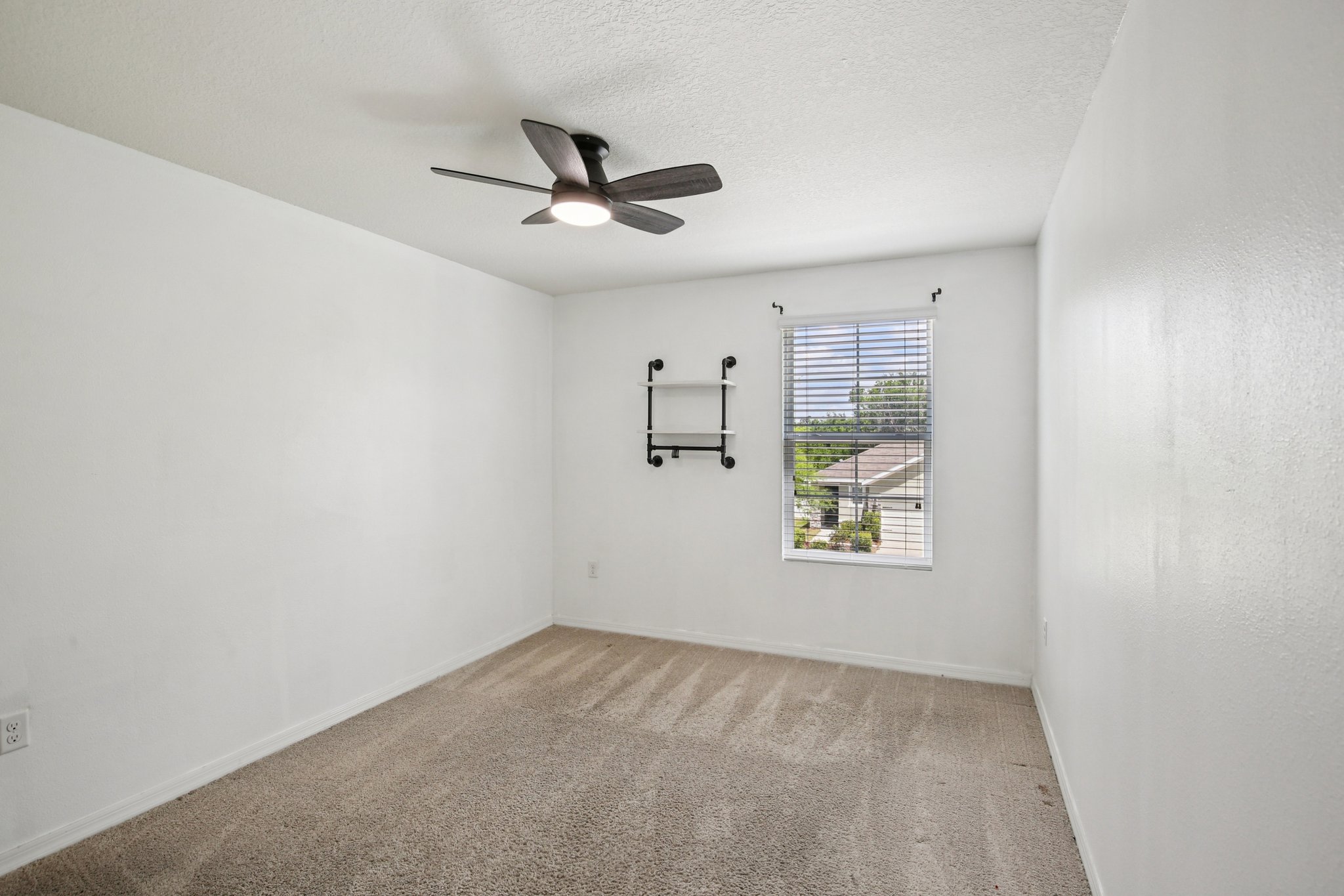 Wiltonway Dr-S1204-023.jpg