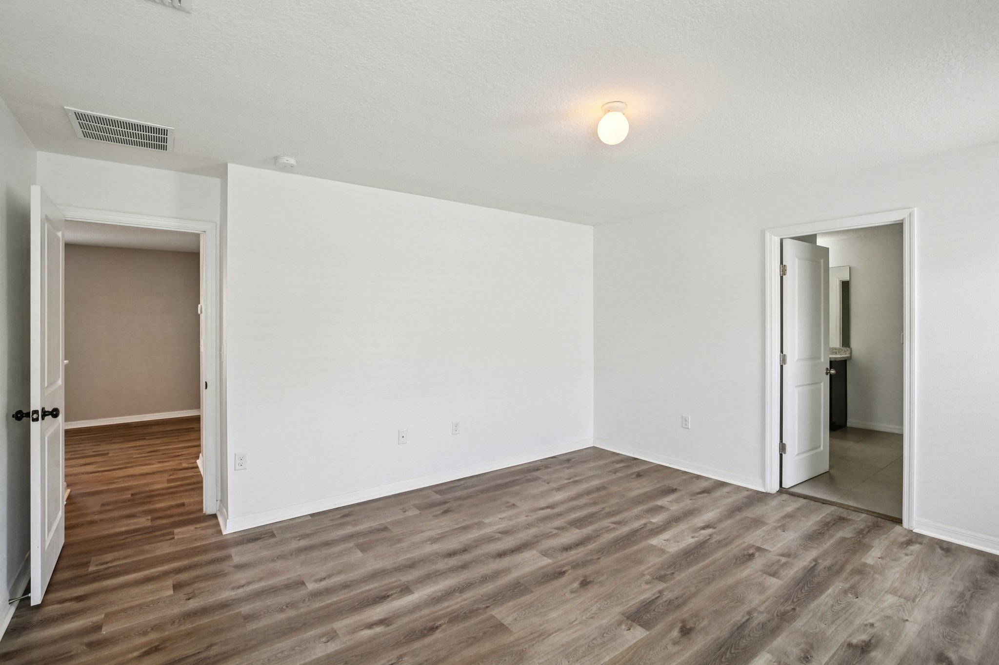 Wiltonway Dr-S1204-027.jpg