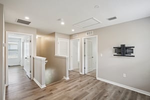 Wiltonway Dr-S1204-019.jpg