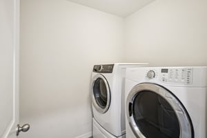 Wiltonway Dr-S1204-035.jpg