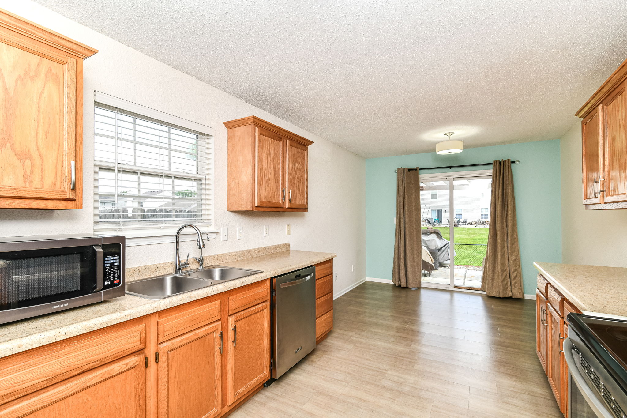 Kitchen & Breakfast Room