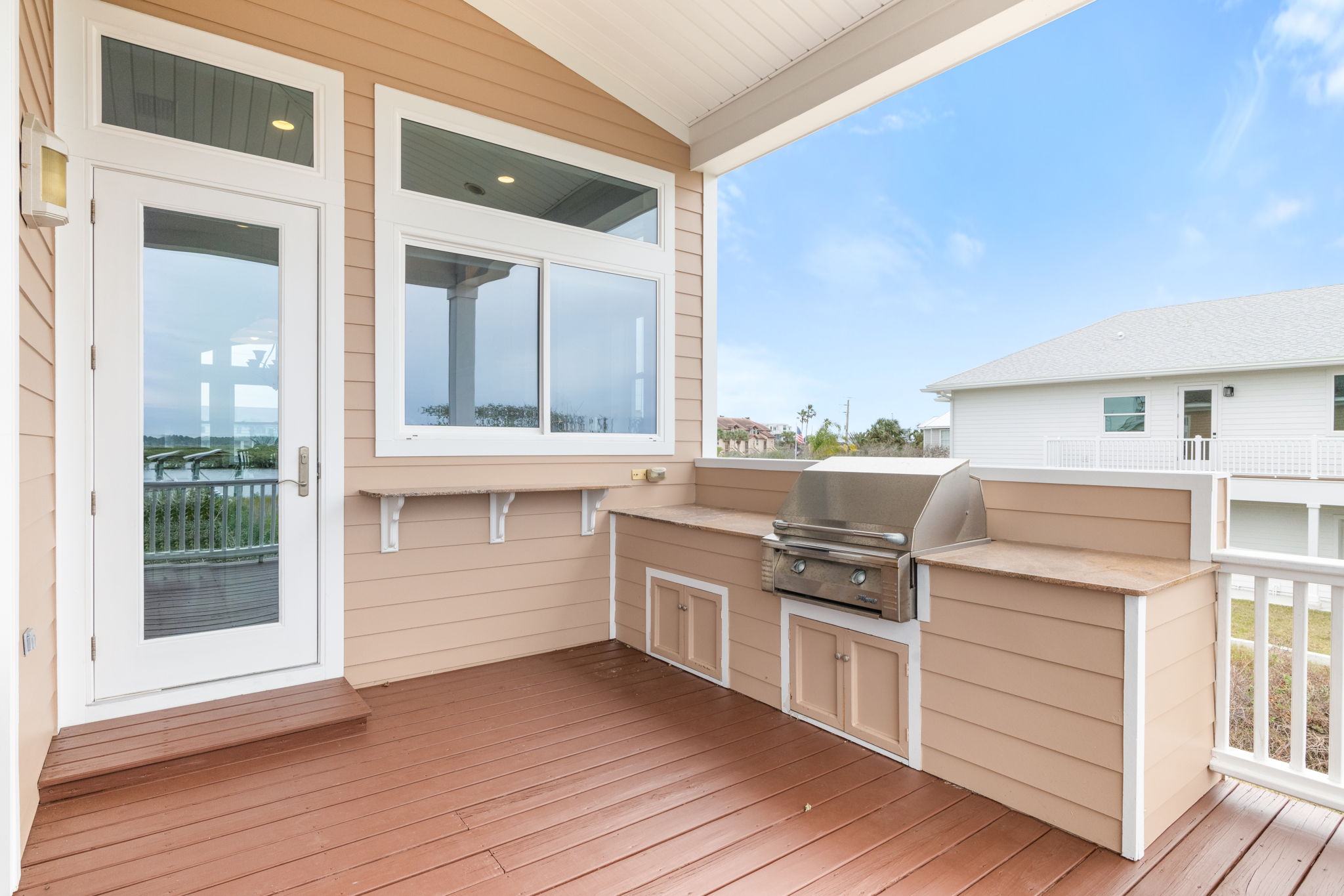 Outdoor Kitchen