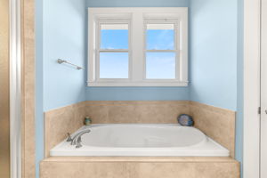 Bathtub in Master Bath
