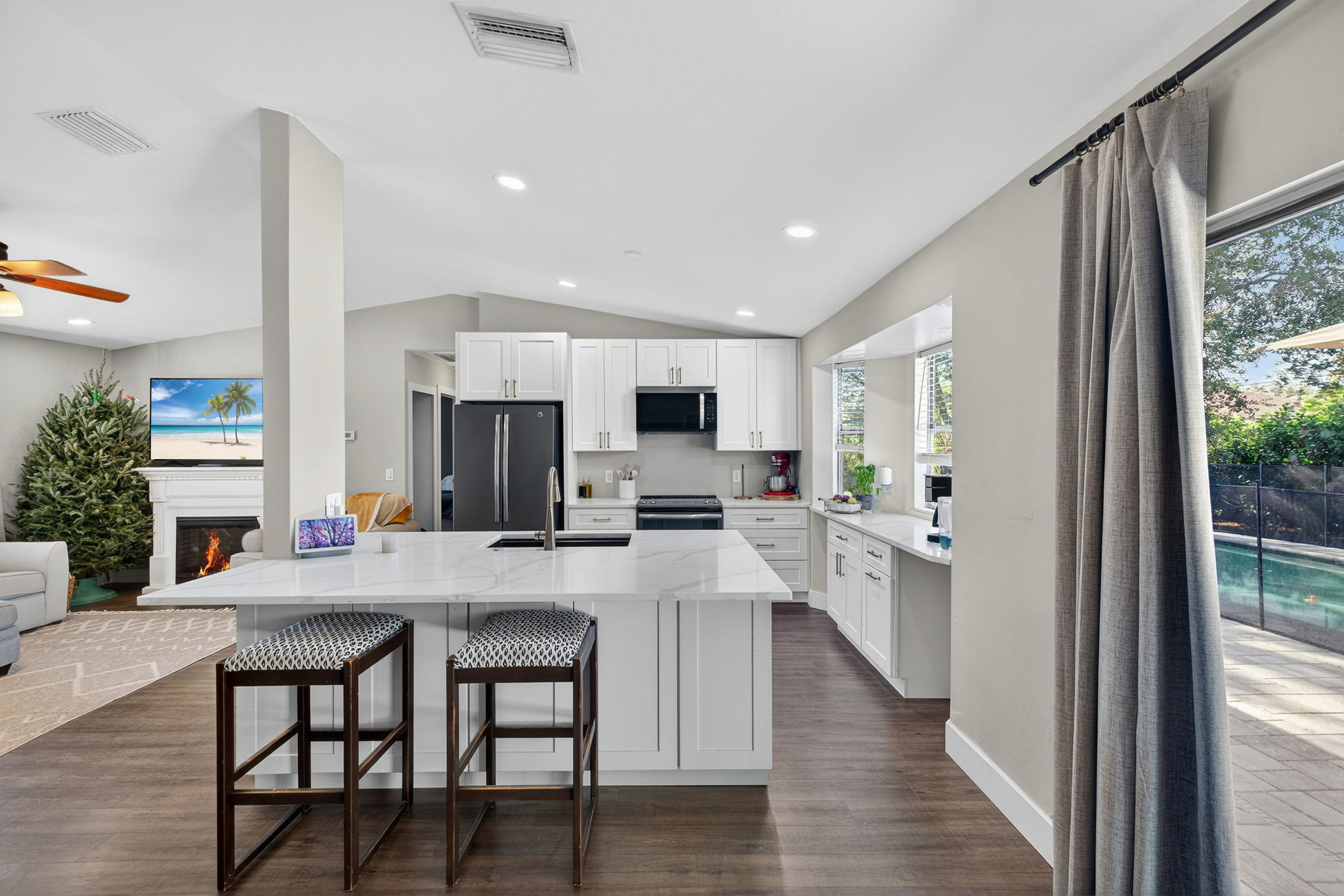 Breakfast Bar 1 of 2