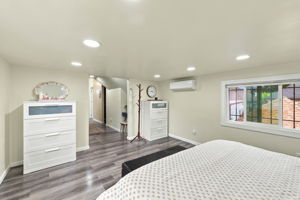 013_F8_815 E 22nd St