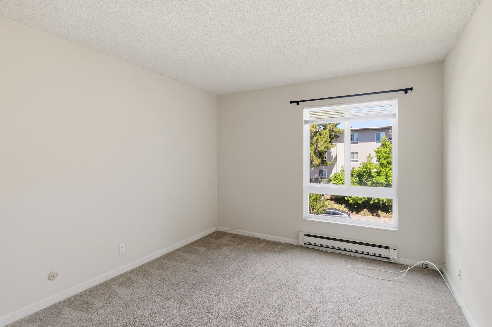 023_F8_815 N Humboldt St 302