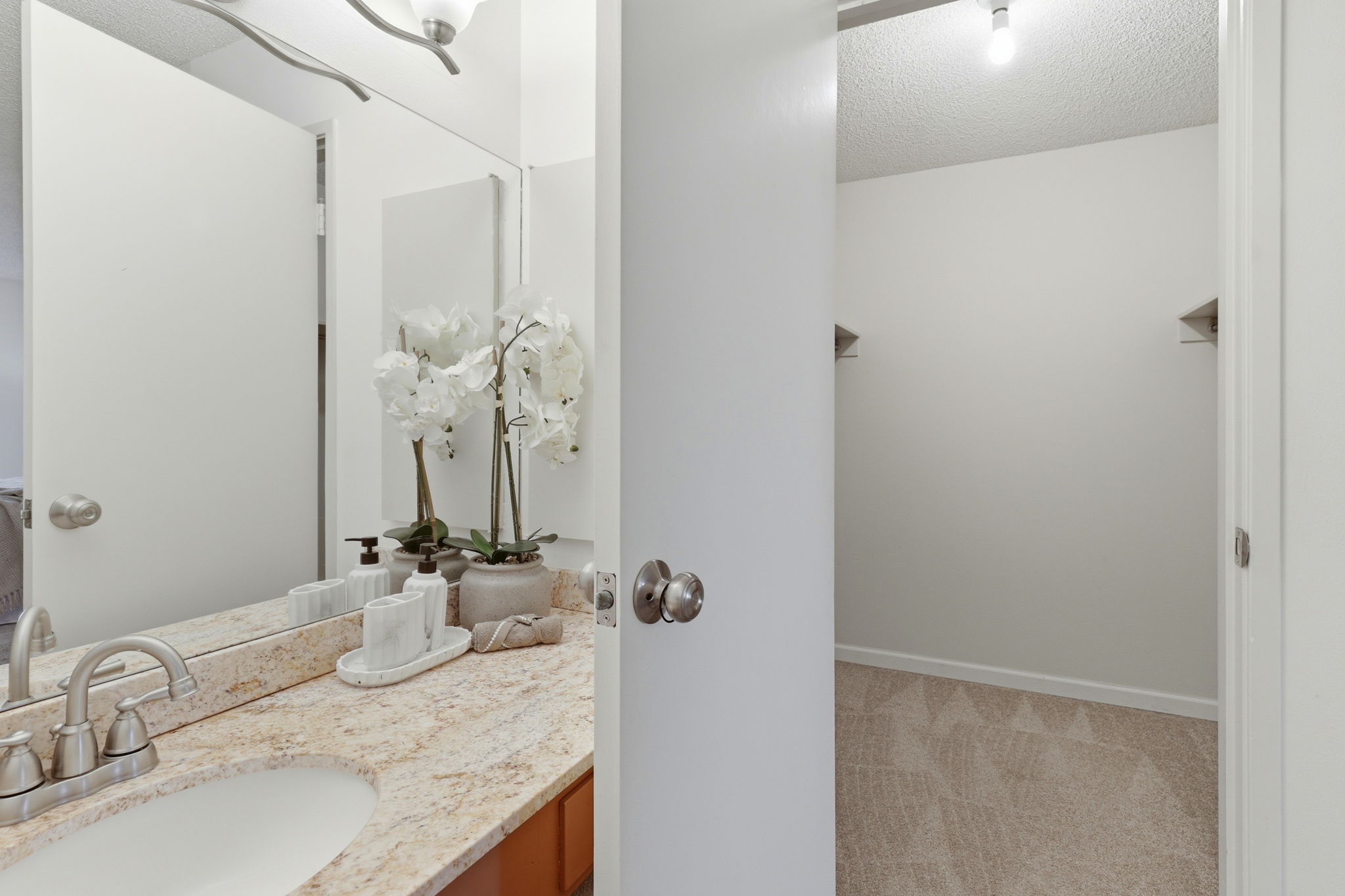 030_F8_815 N Humboldt St 302