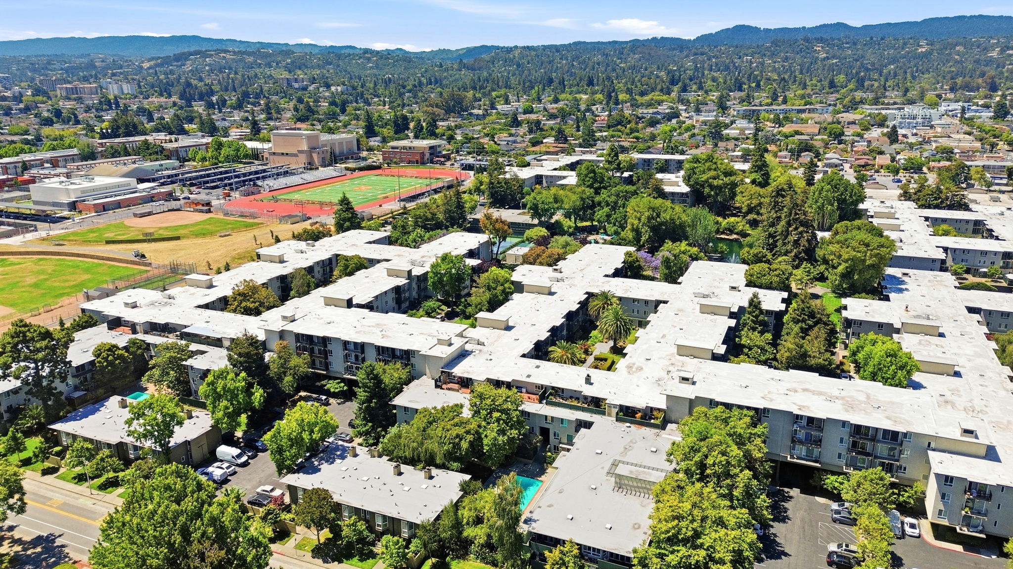 002_F8_AERIAL_815 N Humboldt St 302
