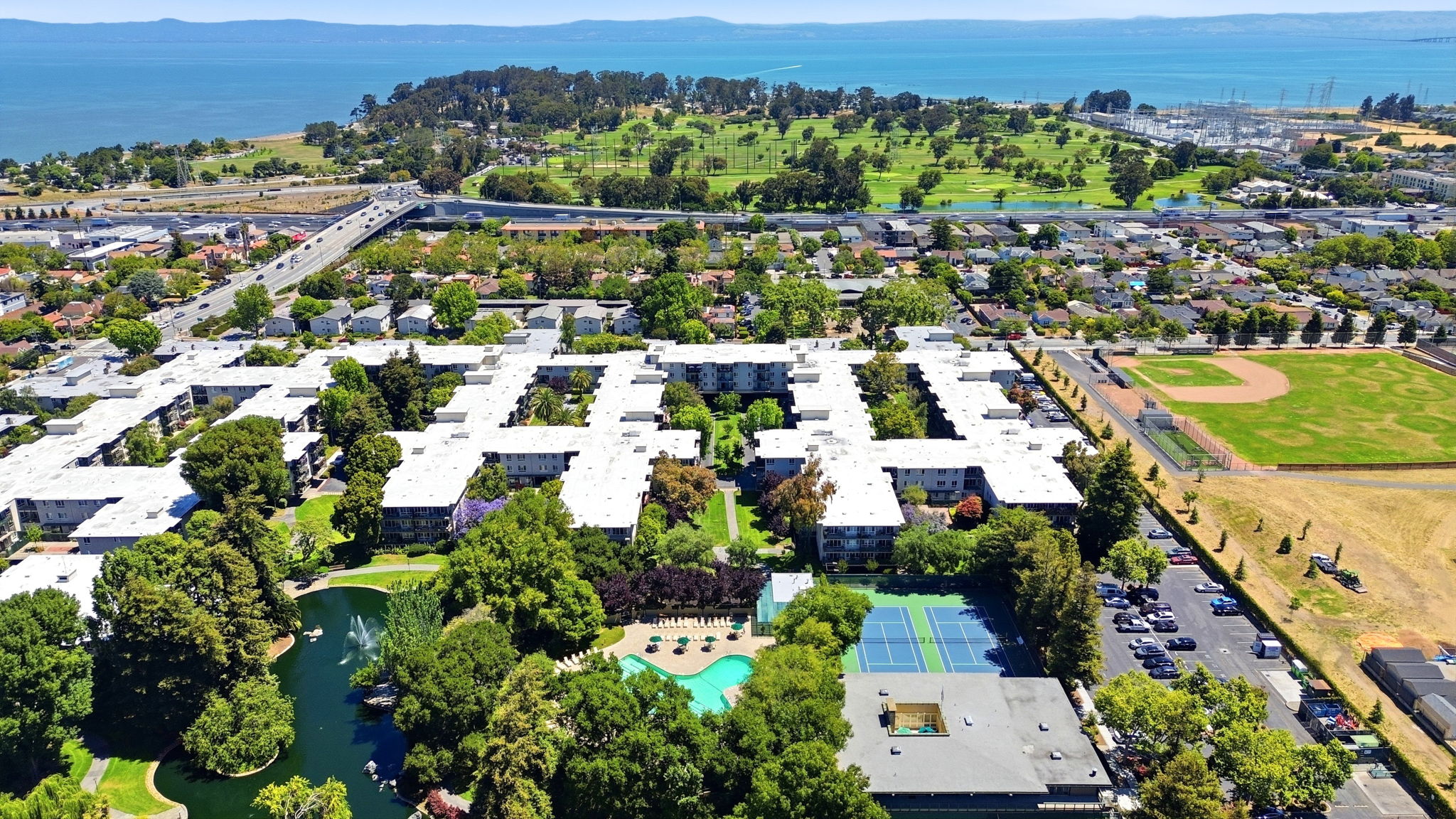 011_F8_AERIAL_815 N Humboldt St 302