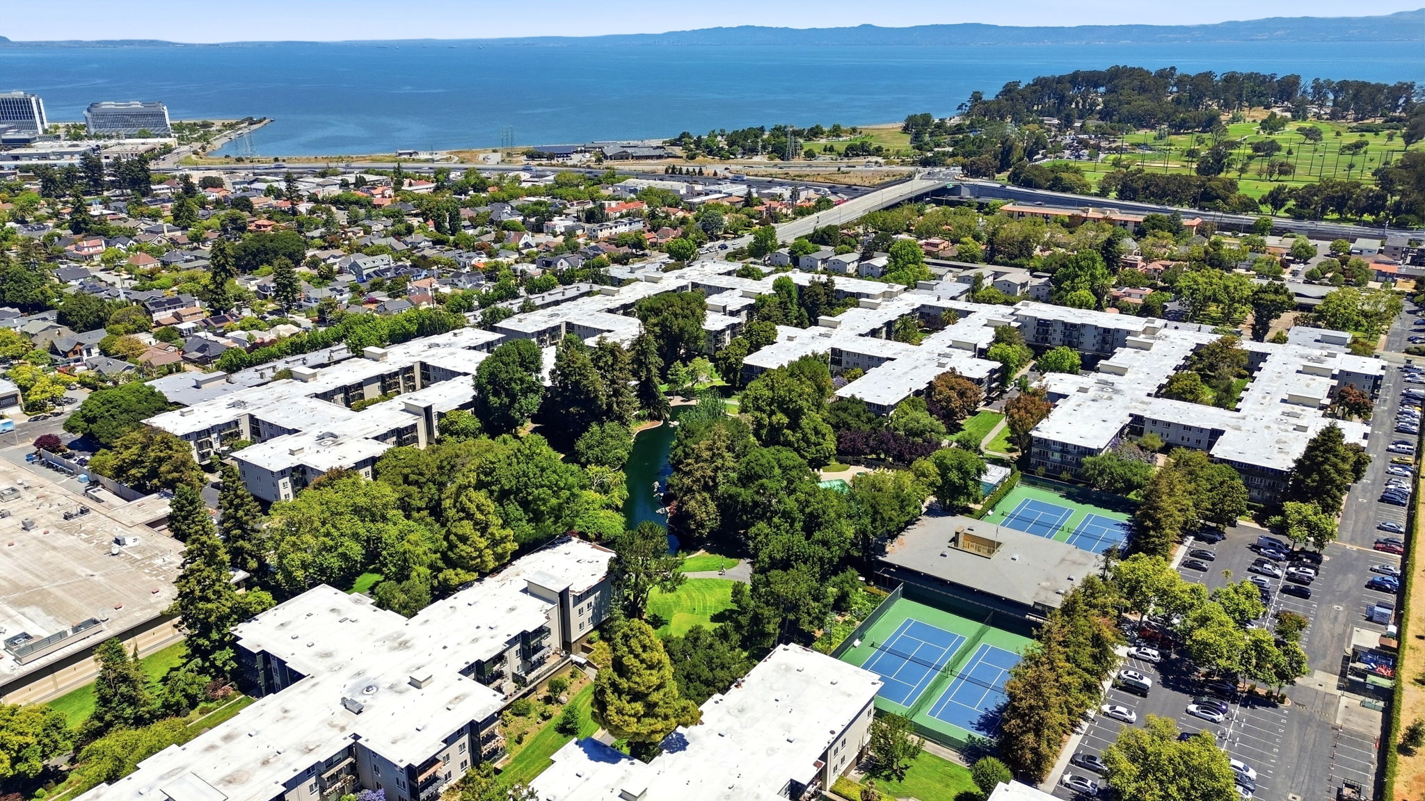 012_F8_AERIAL_815 N Humboldt St 302