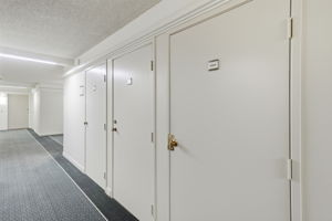 005_F8_815 N Humboldt St 302