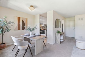 018_F8_815 N Humboldt St 302