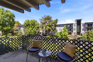 034_F8_815 N Humboldt St 302