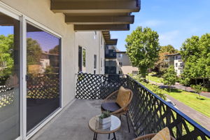 036_F8_815 N Humboldt St 302